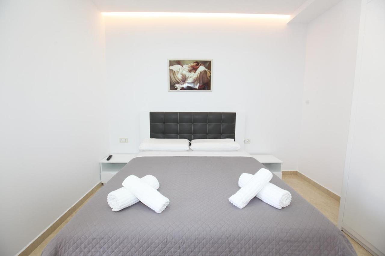 סרנדה Nika Hotel מראה חיצוני תמונה