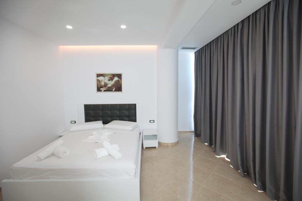 סרנדה Nika Hotel מראה חיצוני תמונה