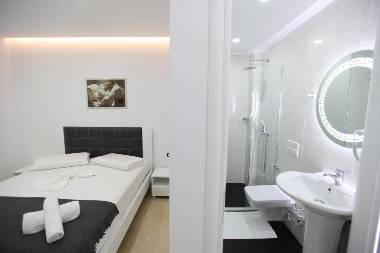 סרנדה Nika Hotel מראה חיצוני תמונה