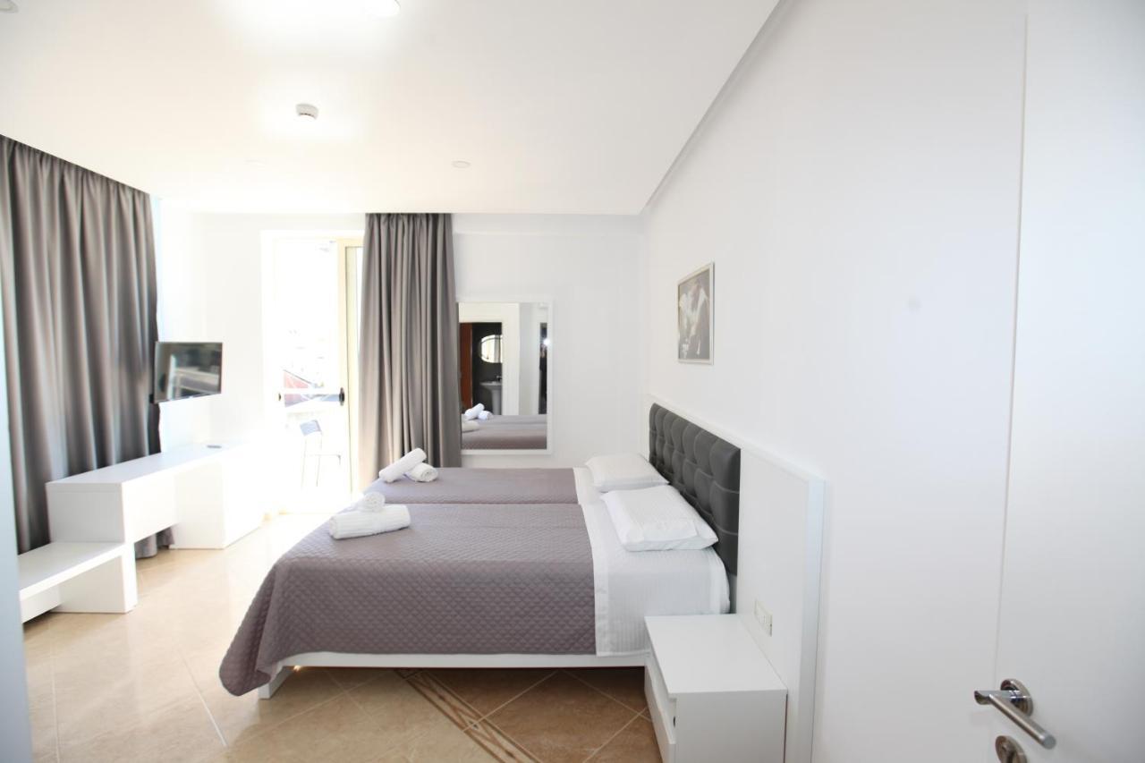 סרנדה Nika Hotel מראה חיצוני תמונה