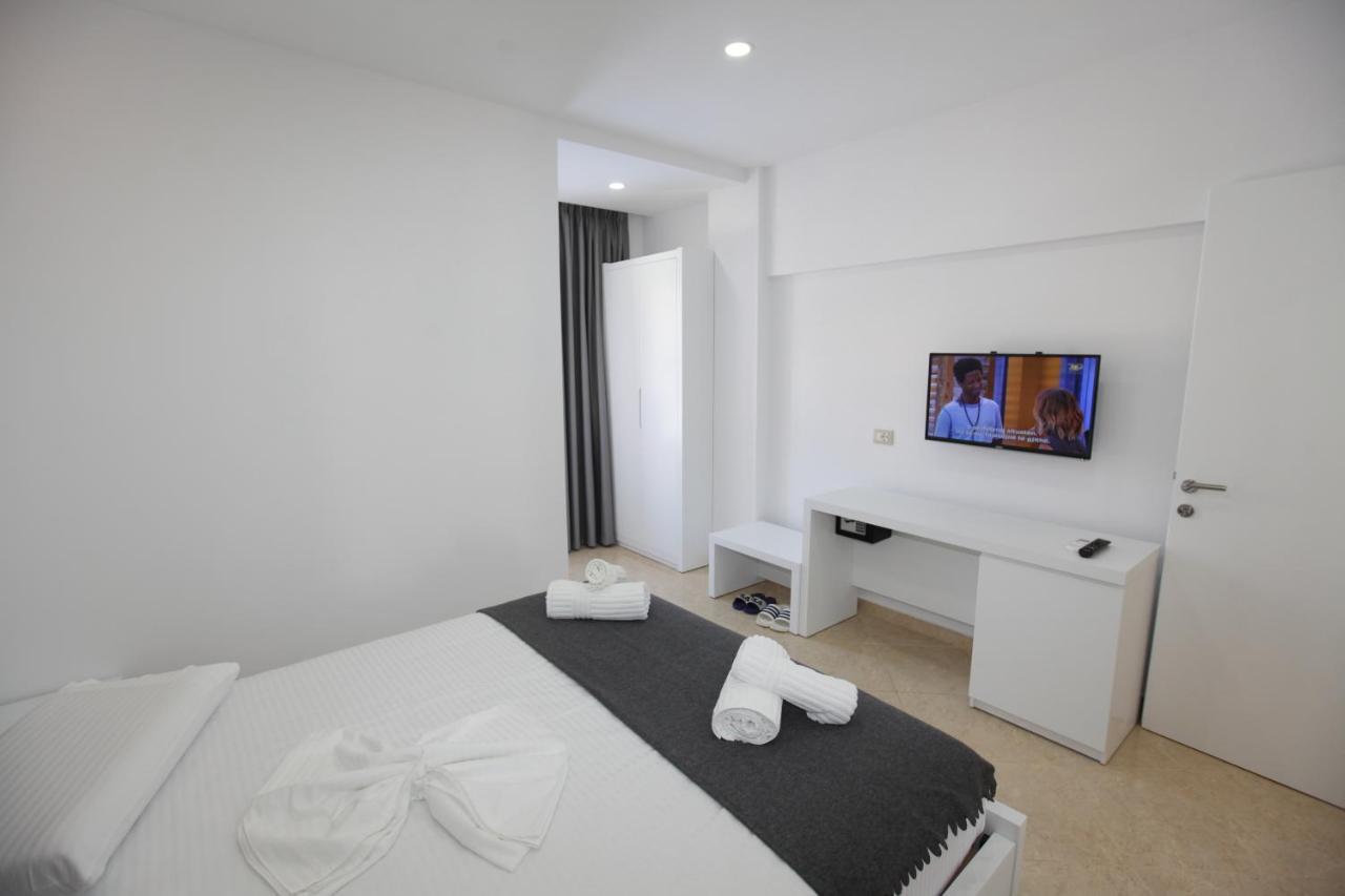 סרנדה Nika Hotel מראה חיצוני תמונה