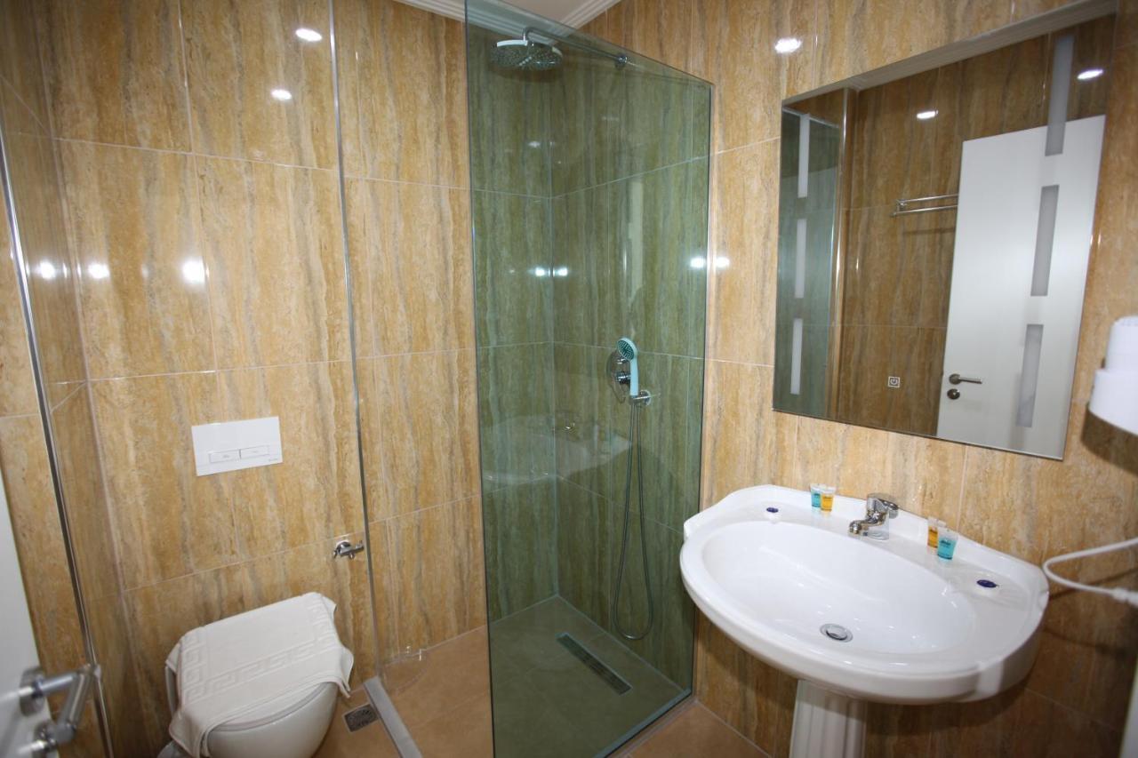 סרנדה Nika Hotel מראה חיצוני תמונה