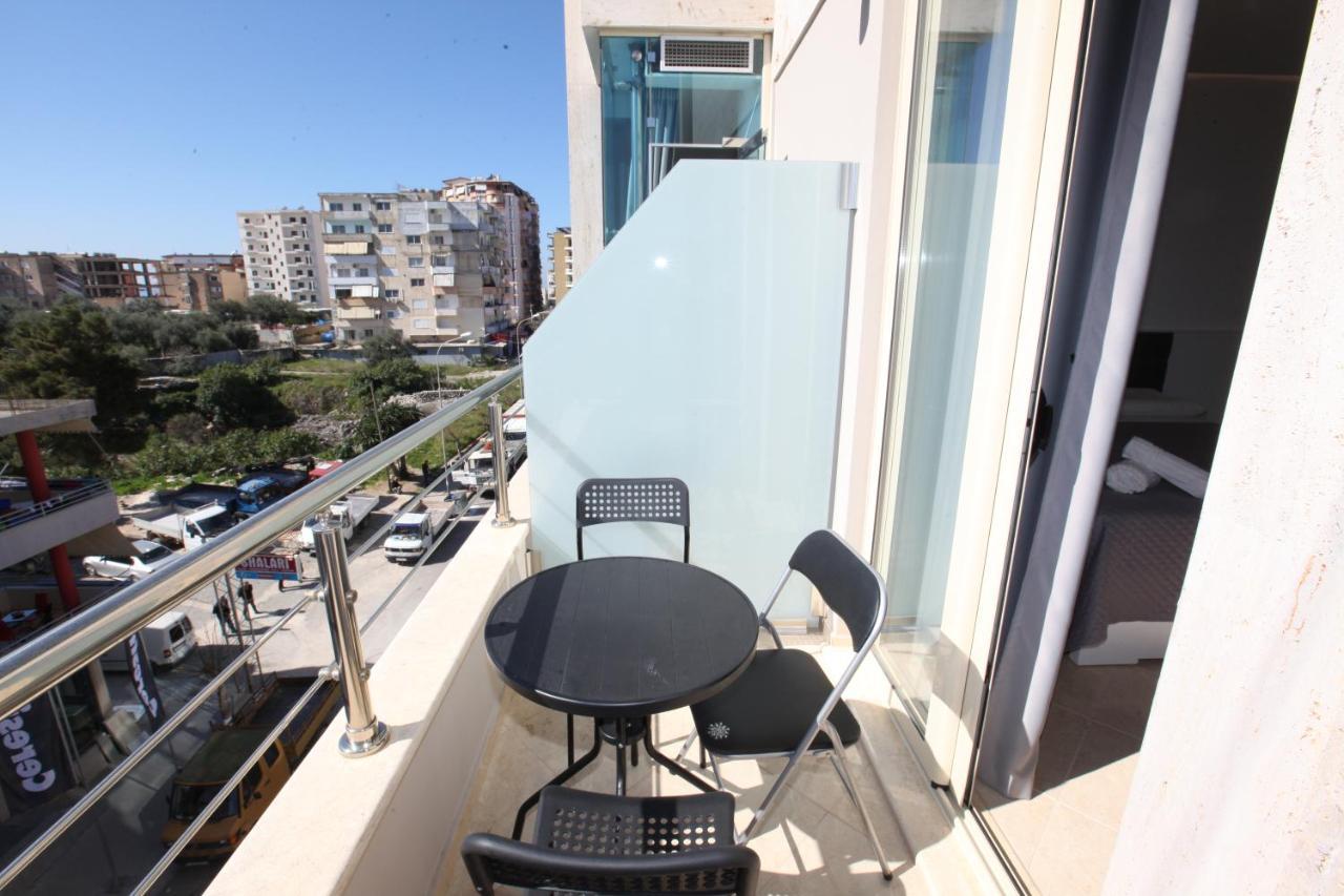סרנדה Nika Hotel מראה חיצוני תמונה