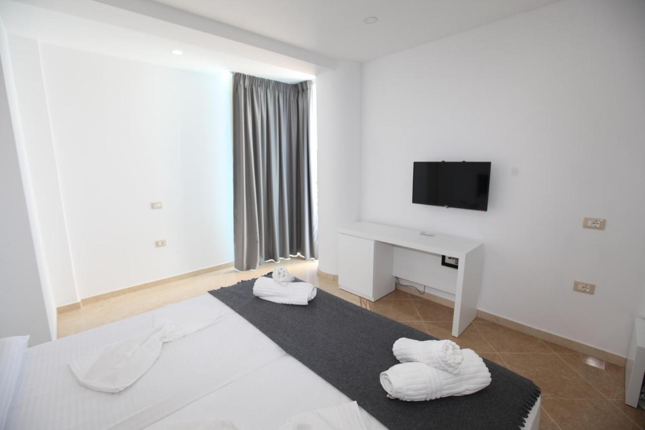 סרנדה Nika Hotel מראה חיצוני תמונה