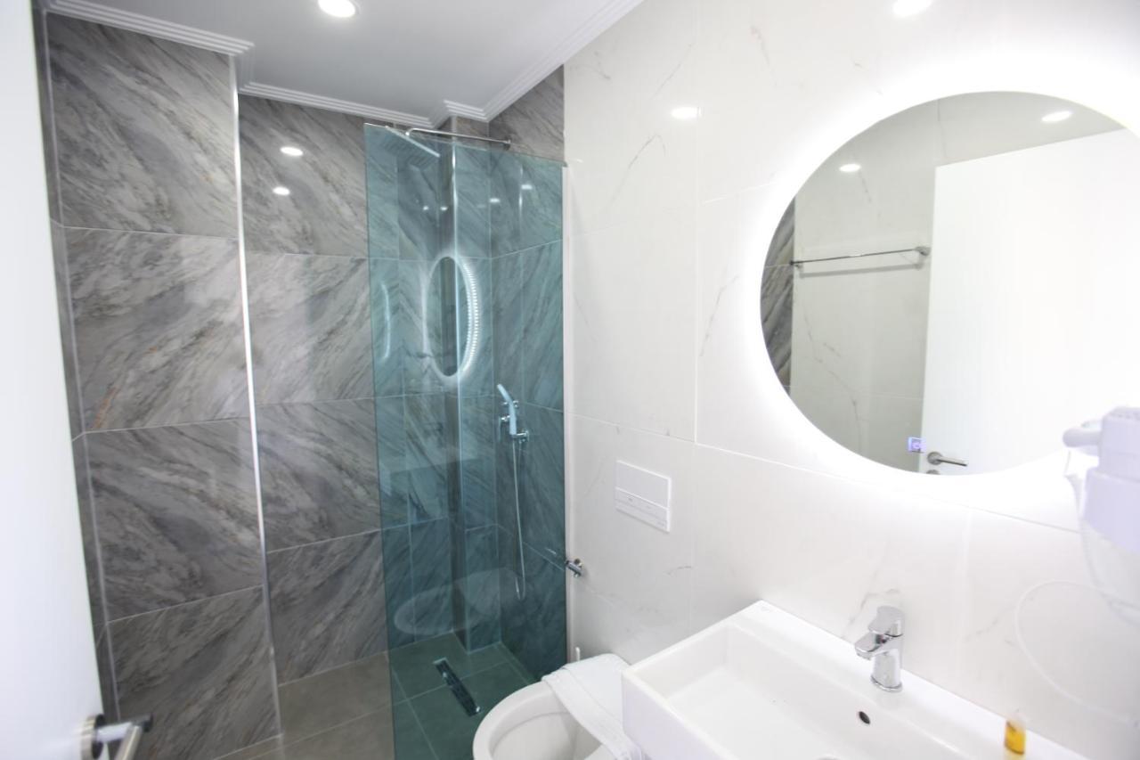 סרנדה Nika Hotel מראה חיצוני תמונה