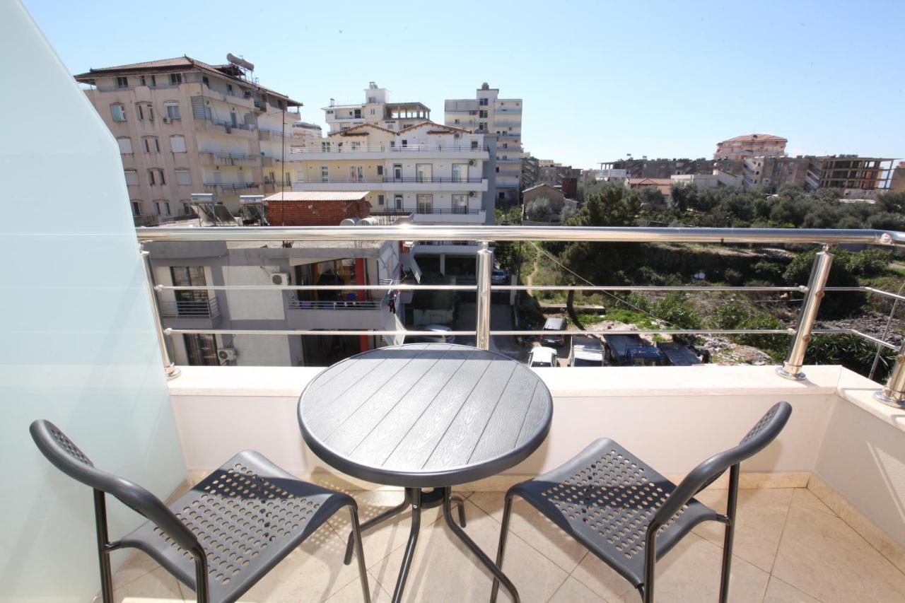 סרנדה Nika Hotel מראה חיצוני תמונה