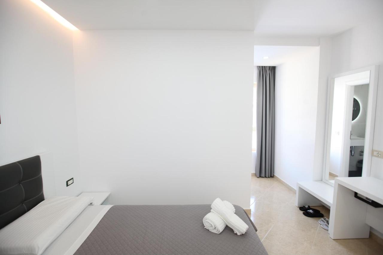 סרנדה Nika Hotel מראה חיצוני תמונה