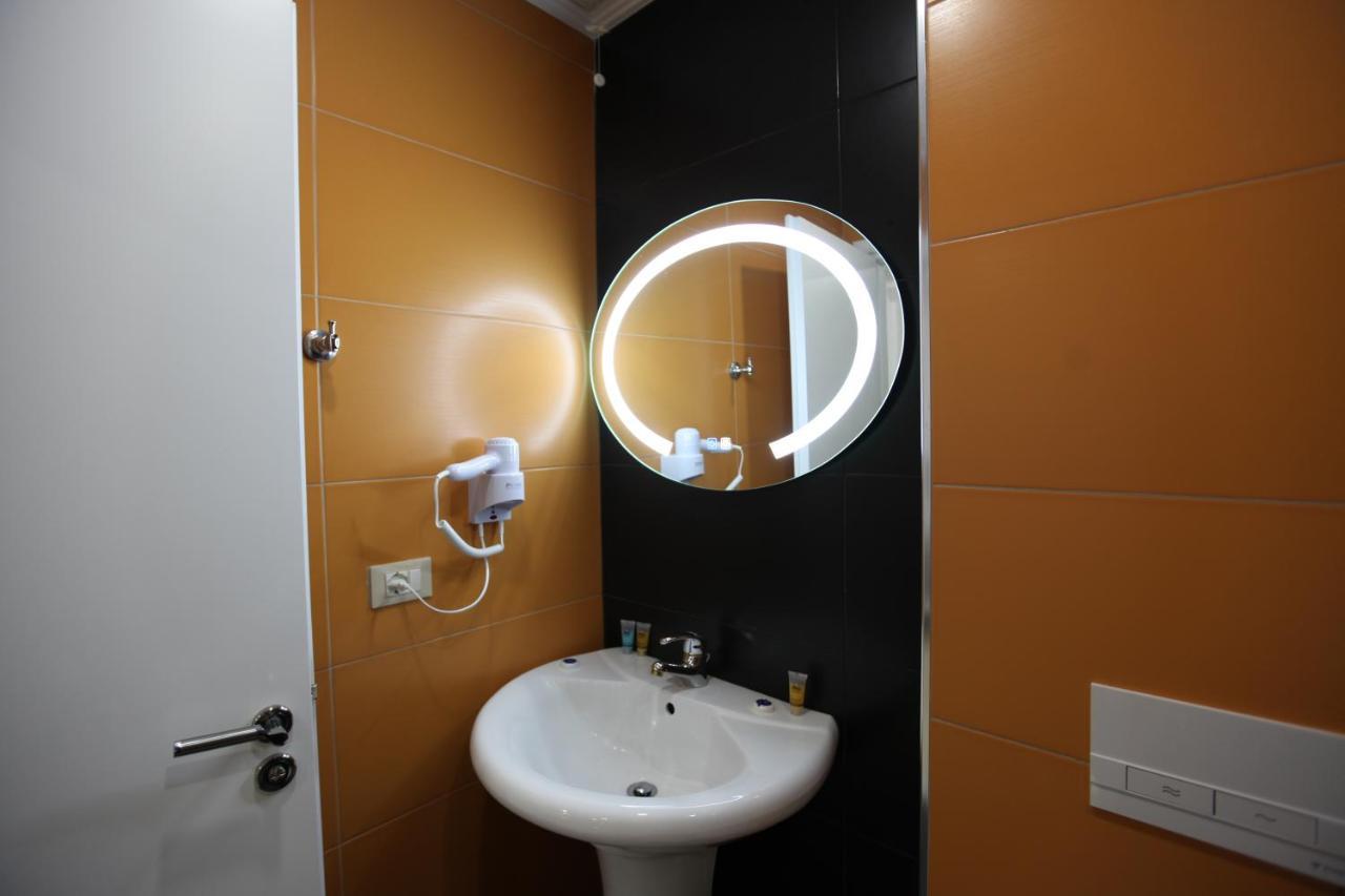 סרנדה Nika Hotel מראה חיצוני תמונה